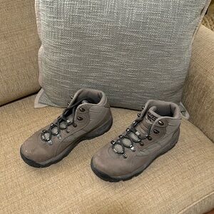 HI-TEC Hiking boots. Size 8.5